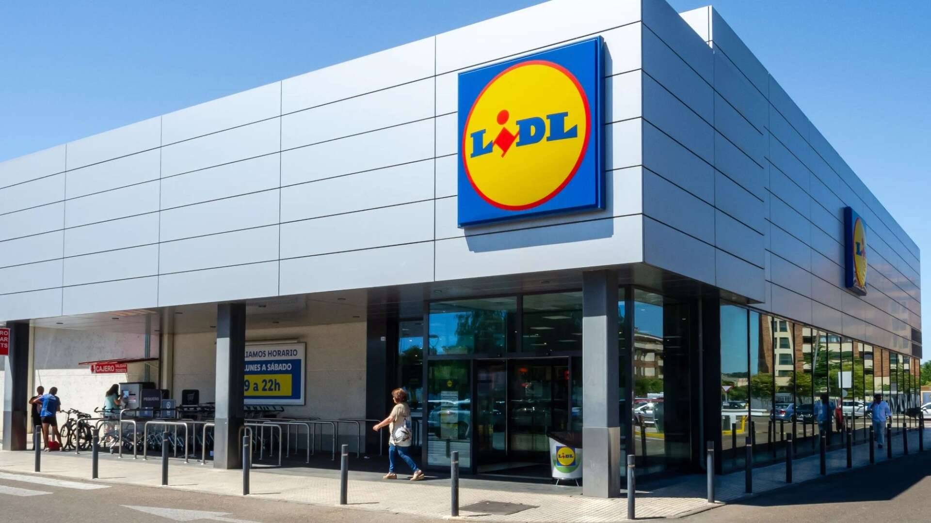 Lidl launches new special range to keep you warm as snow storms loom