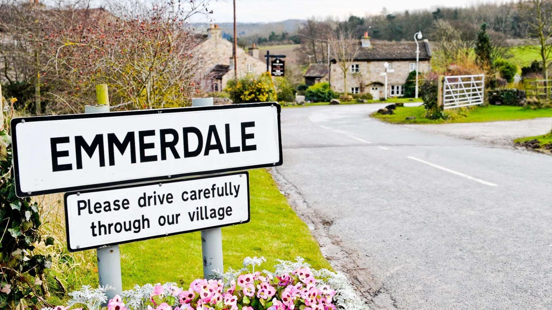 Shock Emmerdale exit as star left devastated by soap axe