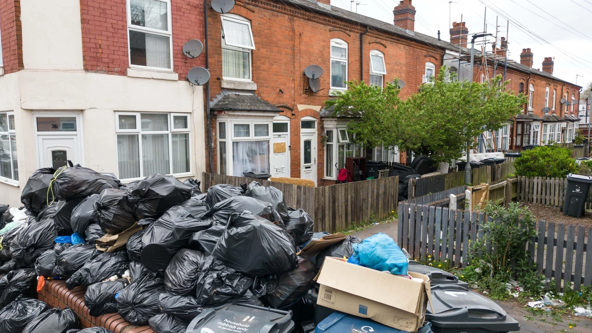 Highest earning bin strikers earning £45k,000 as residents fume at wages