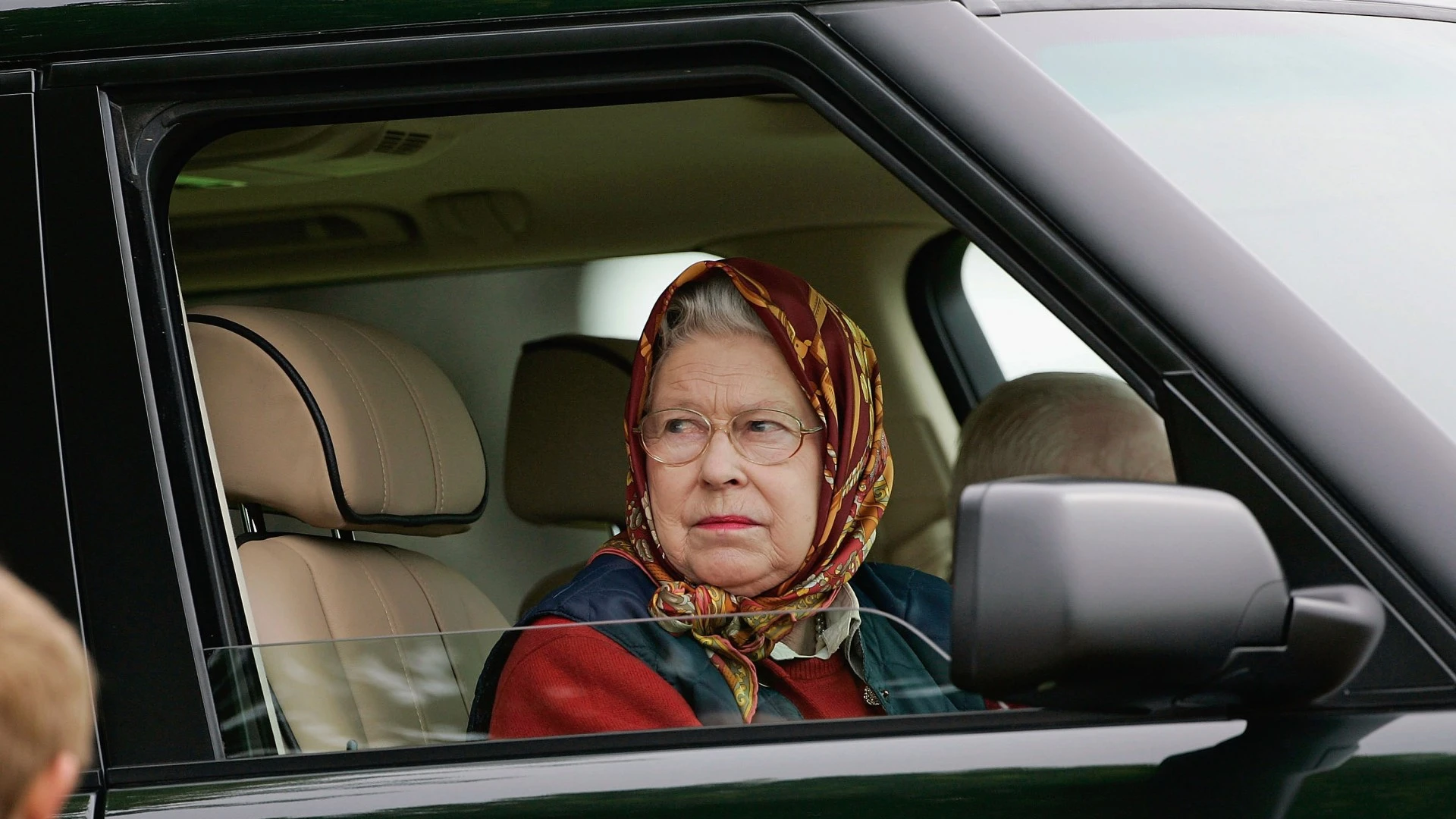 Queen Elizabeth's Range Rover has been bought for £175,500 at auction