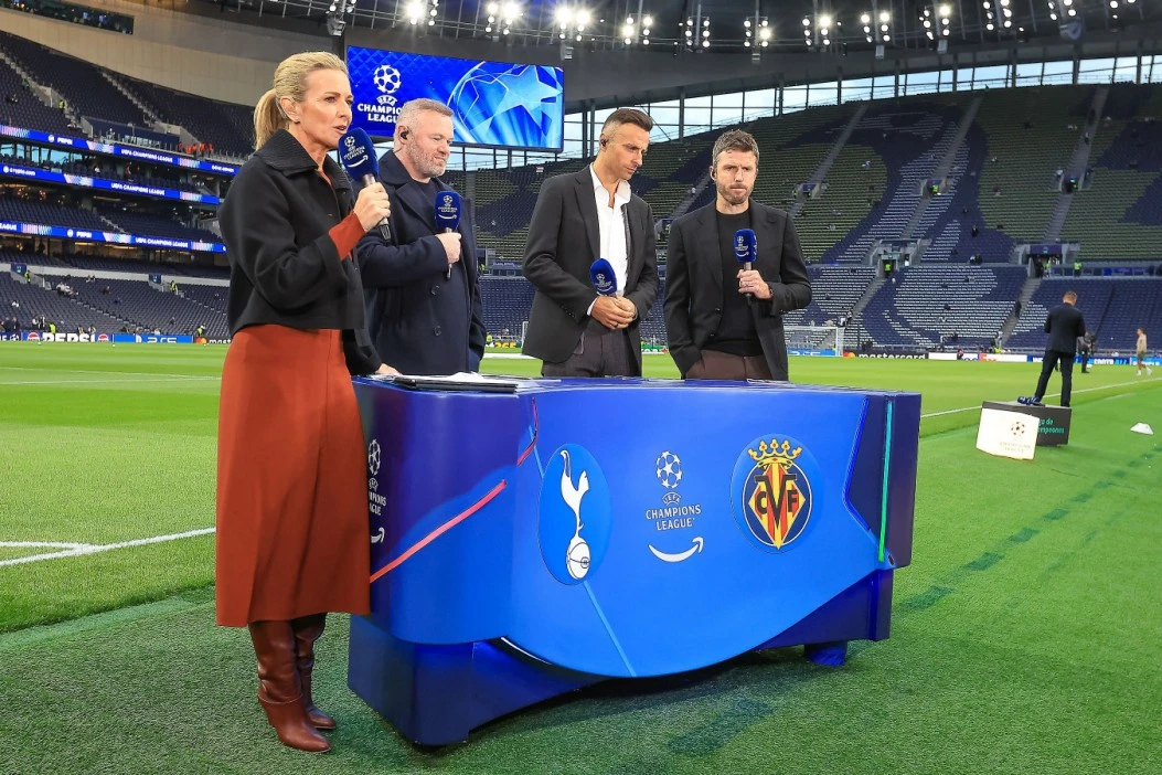 'He should be home planning' - Man Utd fans want pundit, 44, to replace Amorim