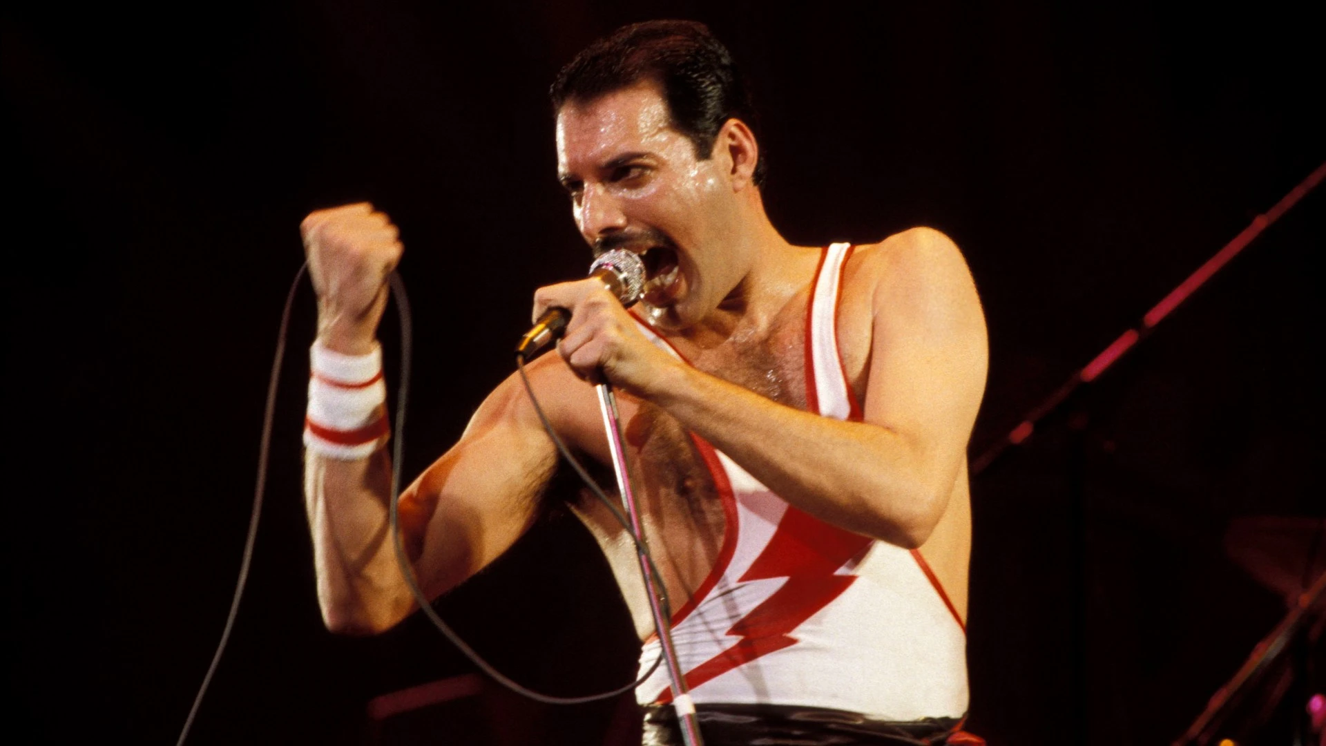 Freddie Mercury's family in bitter war with star's ex who he 'left £37.5m'