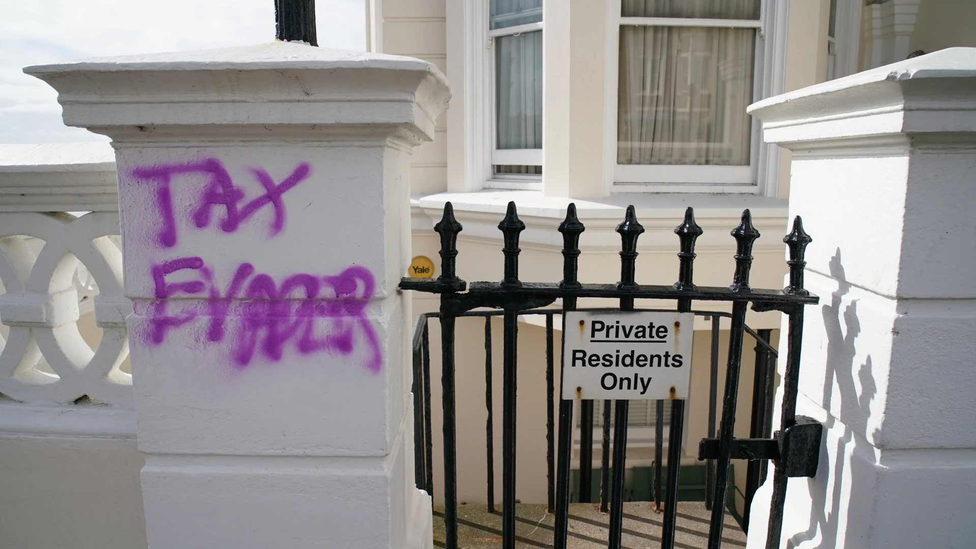 Angela Rayner's flat VANDALISED with graffiti calling her a 'tax evader'