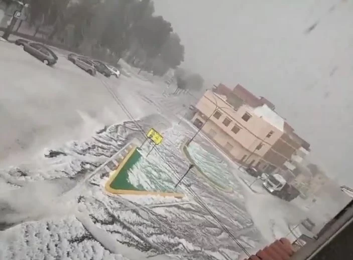 Spanish hotspot SWAMPED with freak rain & hail in ‘cyclonic supercell’ storm