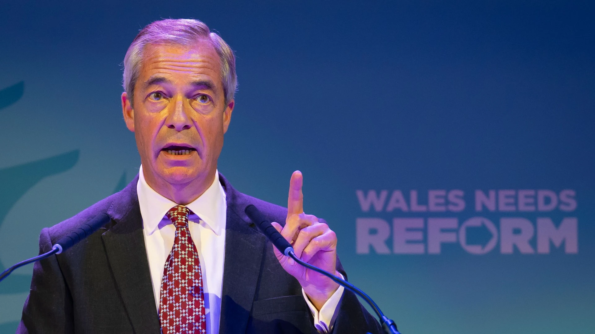 Farage says Brits are 'right to be angry' about cost of migrant hotels