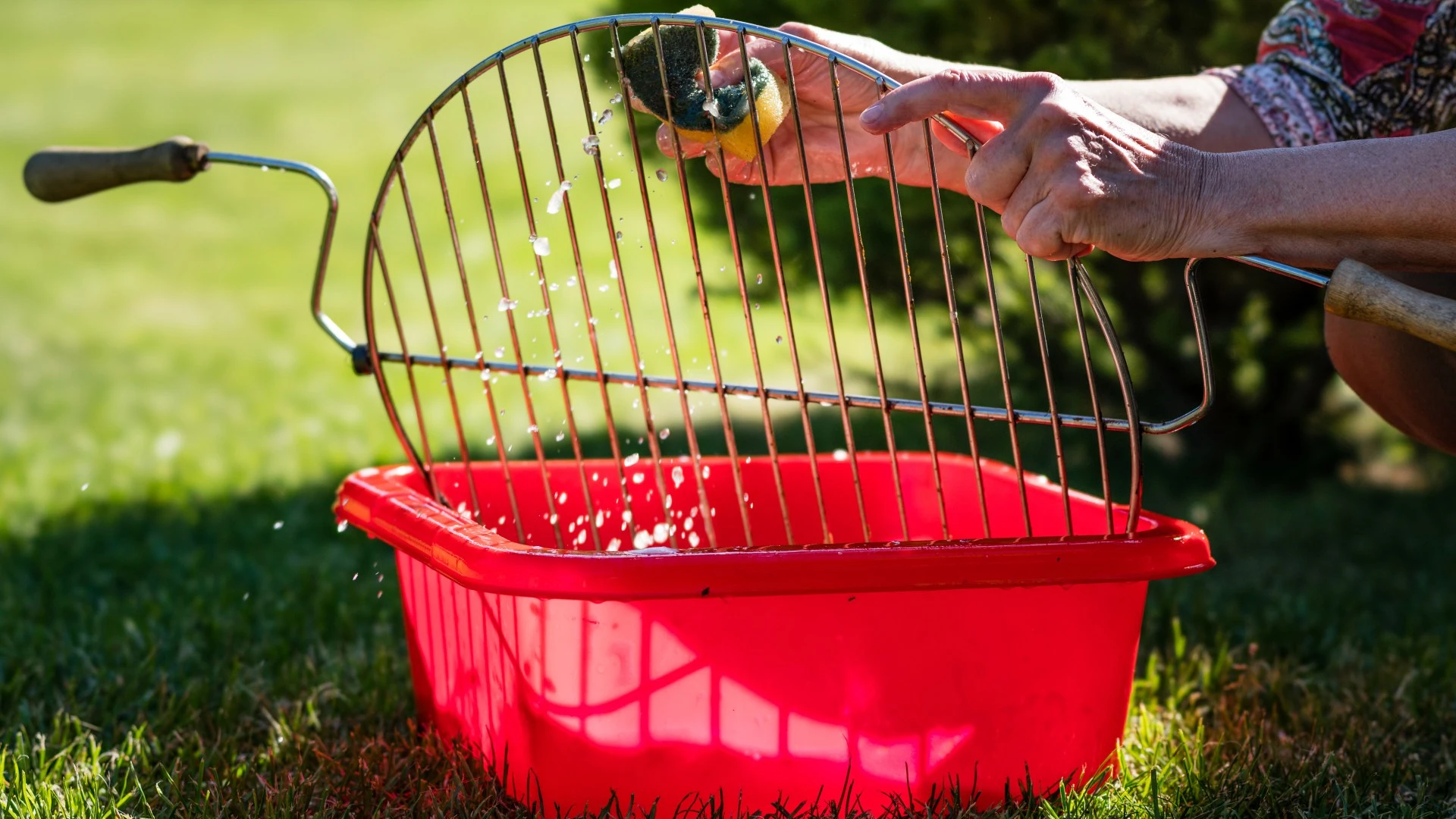 A 73p BBQ staple removes rust from grills & a drink that cleans utensils