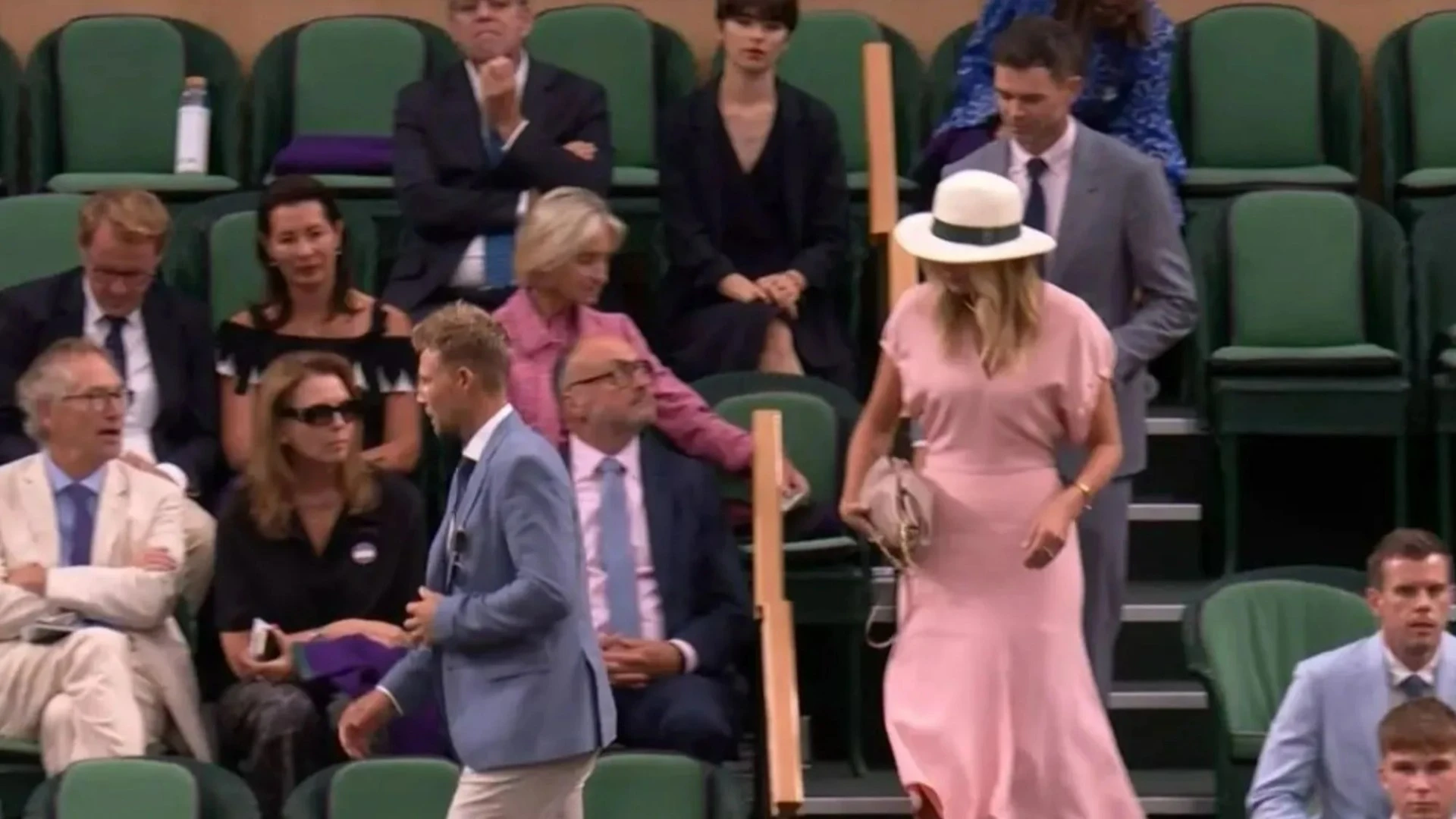 England cricket legends awkwardly shuffle into Wimbledon Royal Box at bad time