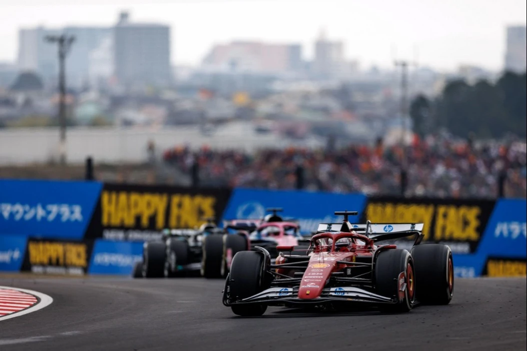Piastri starts in pole ahead of Russell while Hamilton is down in 9th