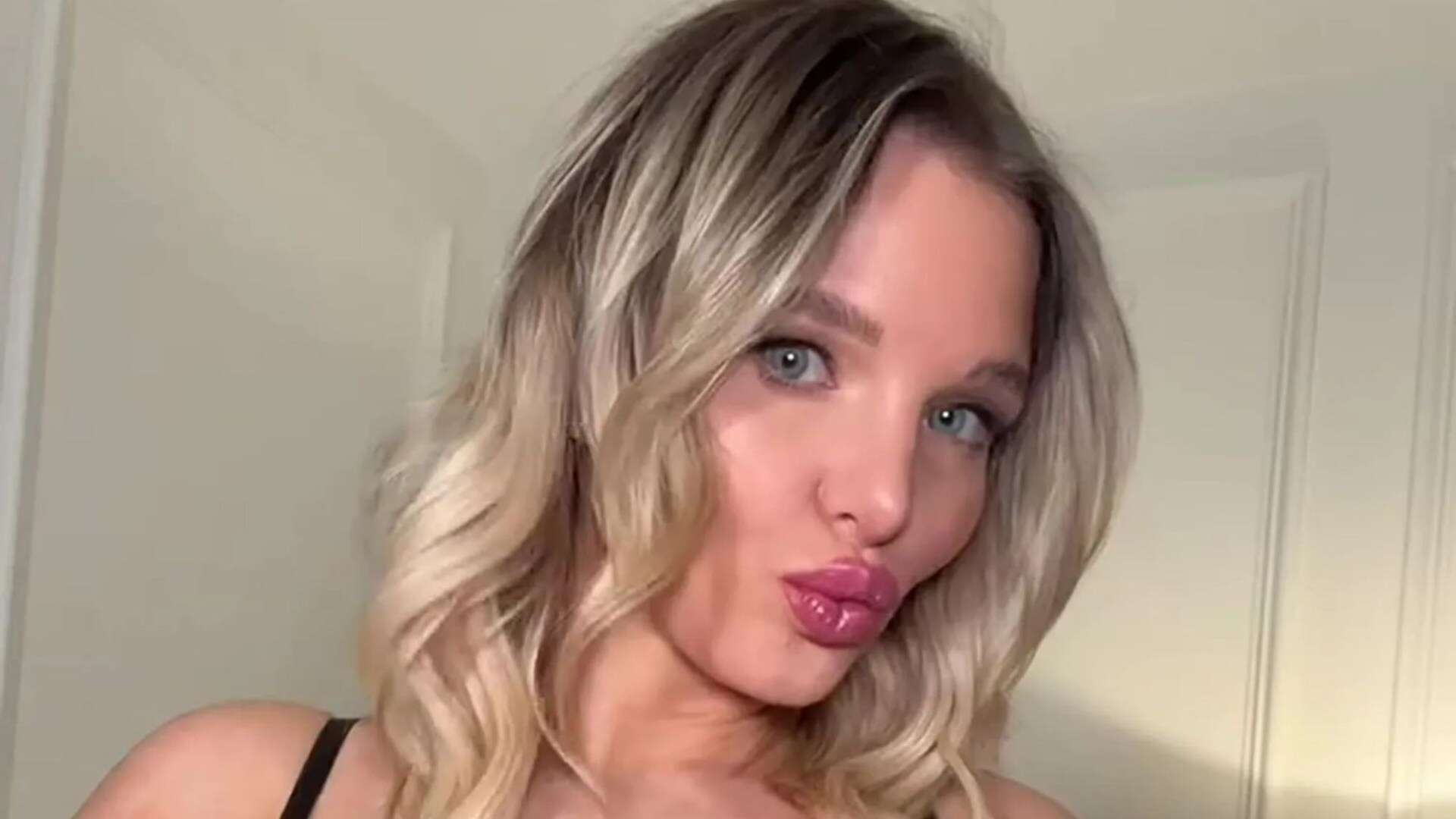 Helen Flanagan strips to her underwear and hits back at mumshamers