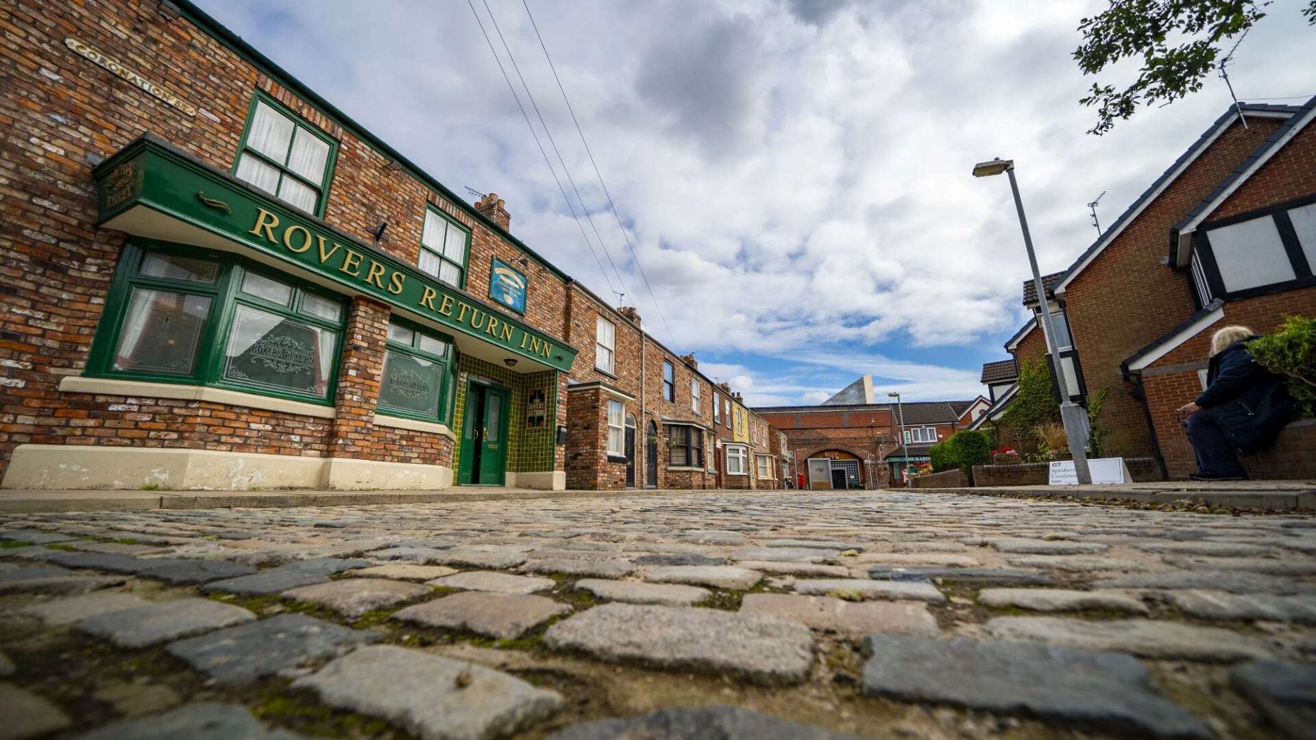 Corrie legend in shock swipe at co-star after they reveal emotional life update