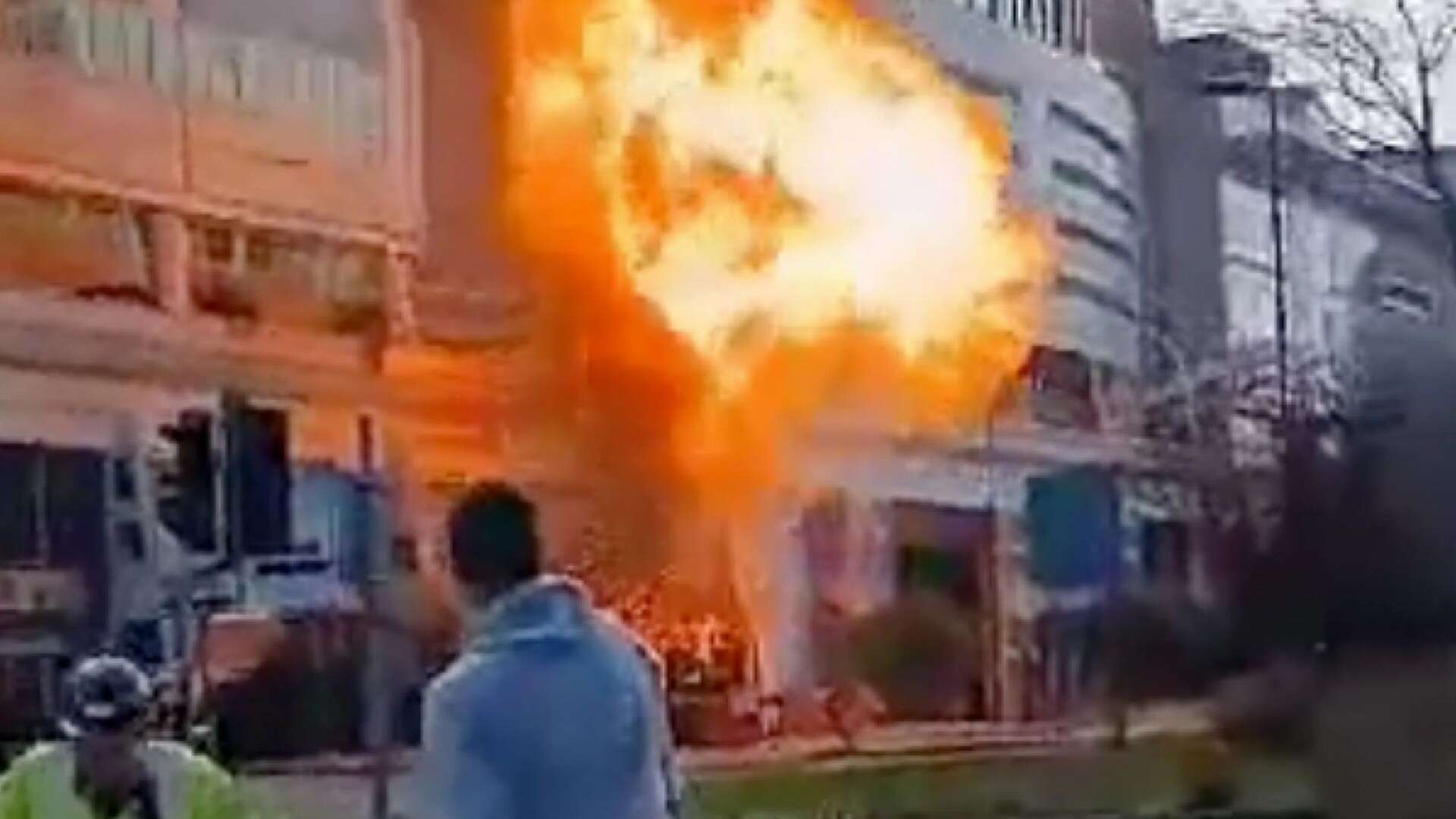 Moment van EXPLODES in huge fireball outside shopping centre