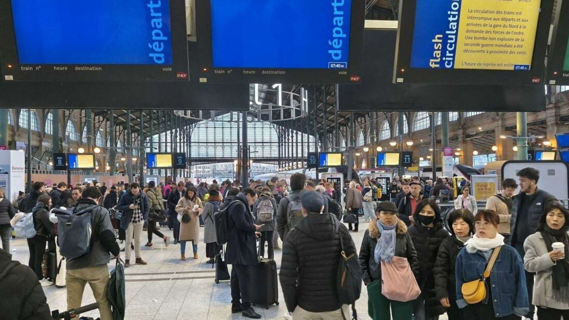 Eurostar halted & passengers told ‘do not travel’ as WW2 bomb found on track