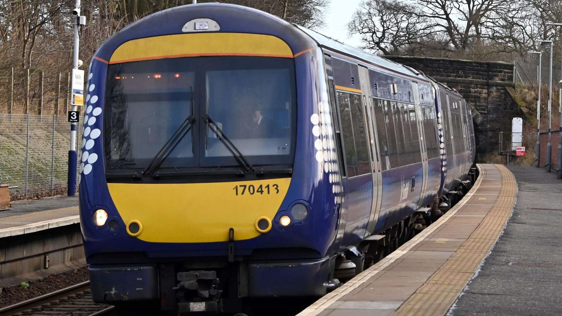 Pair booted off train after having sex in front of shocked passengers