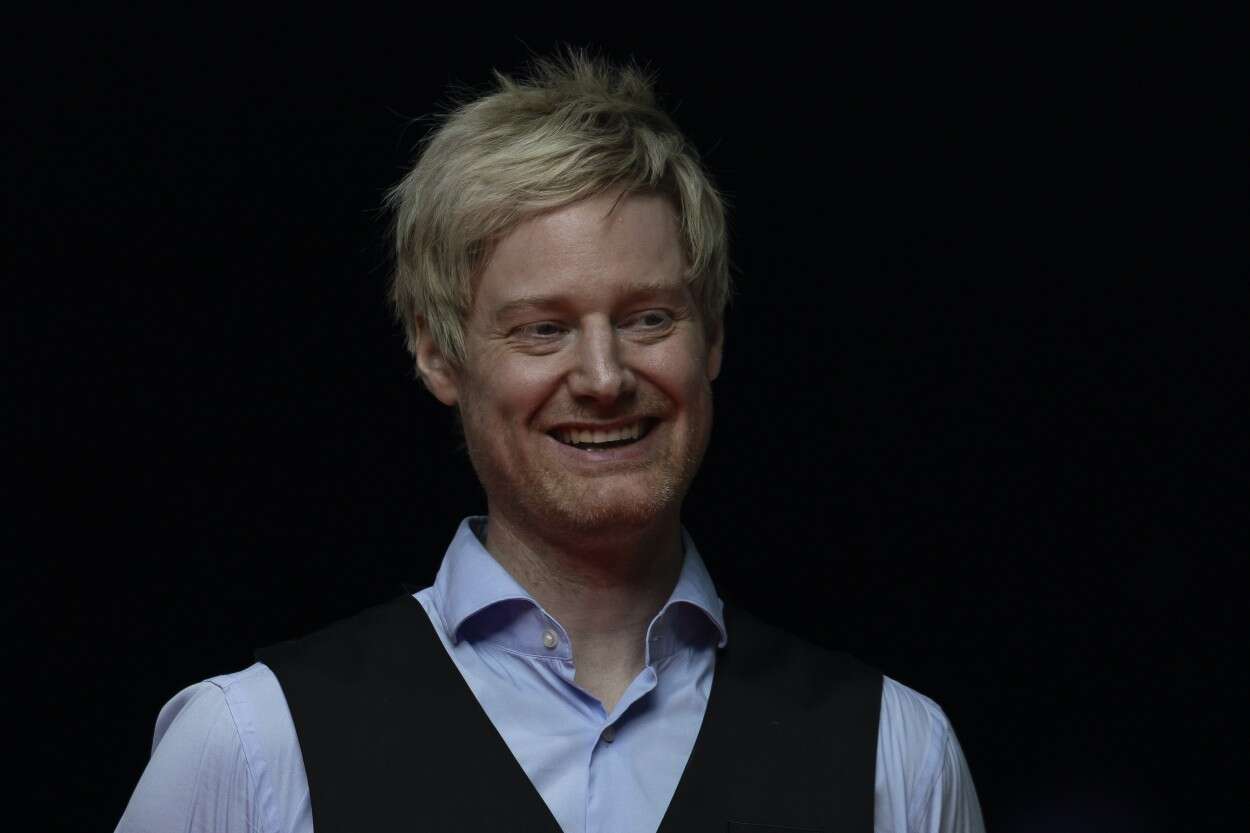 Robertson lands £180k after World Grand Prix whitewash and fixing broken cue