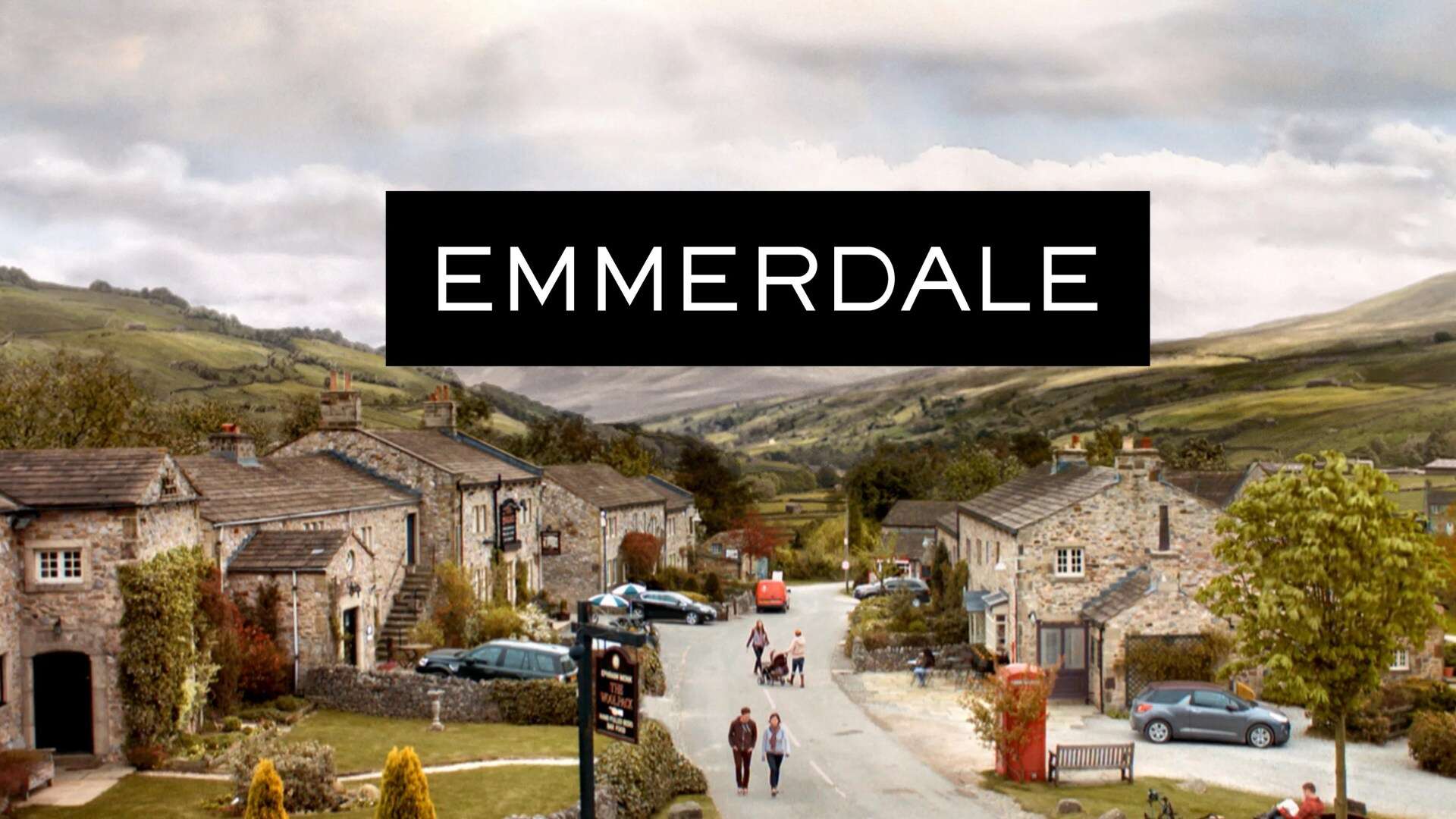 Emmerdale and Corrie legend reveals she’d jump at a soap return