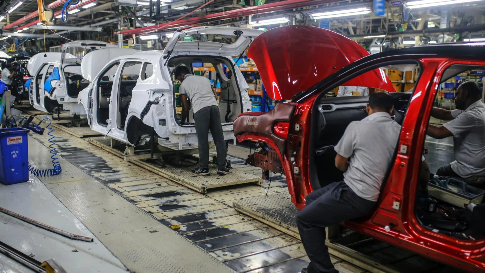 Major car brand 'axing 3,000 jobs' in huge cost cutting exercise