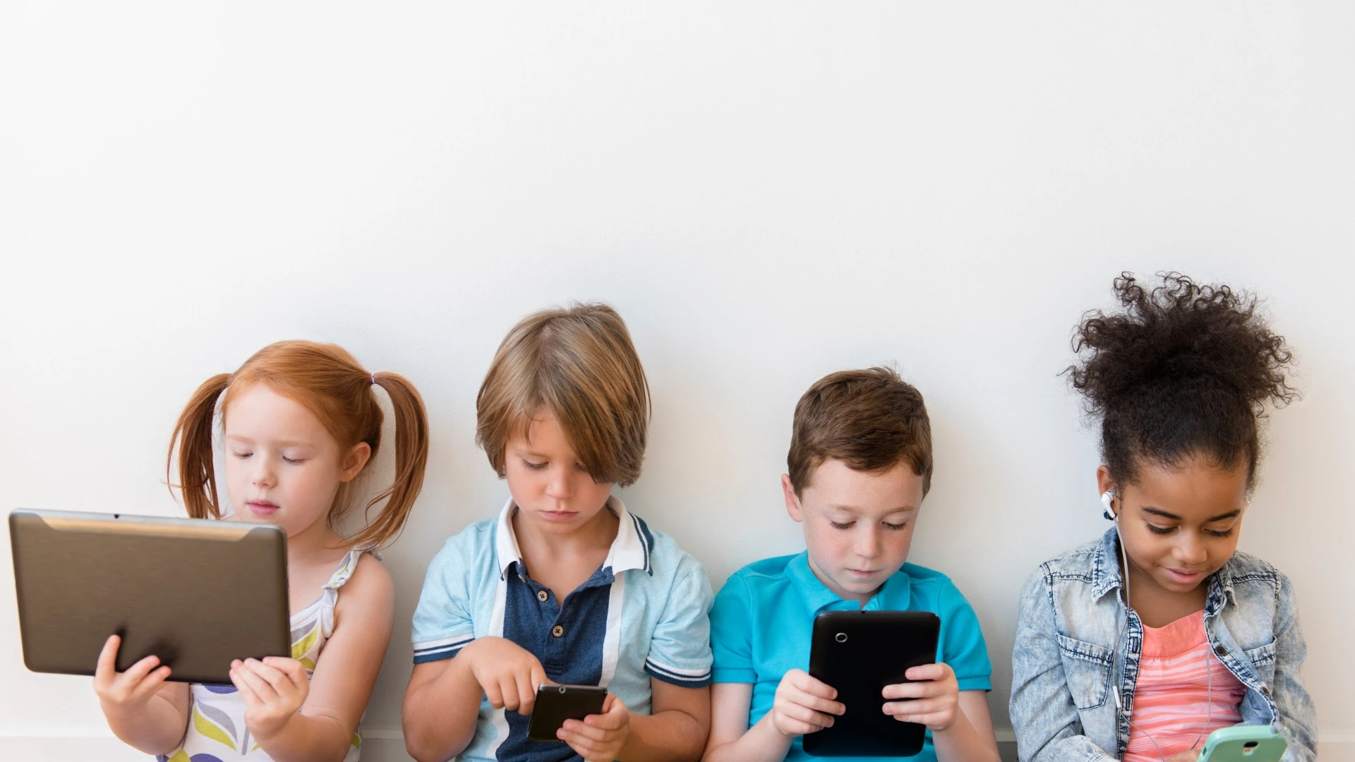 Kids daily screen time revealed as 1 in 4 have 'zero interest in outdoors'