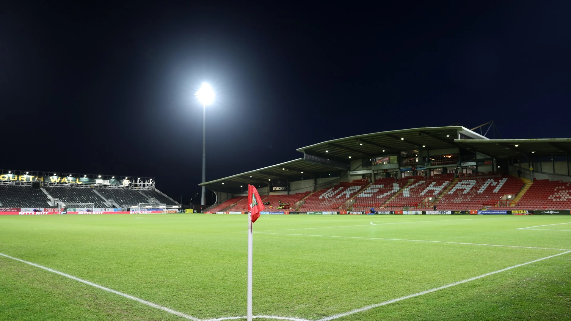 Wrexham line up Prem triple transfer including £12.5m ex-World Cup keeper