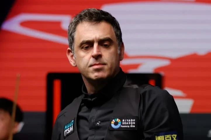 Ronnie O'Sullivan offered major deal by Barry Hearn as he looks beyond snooker