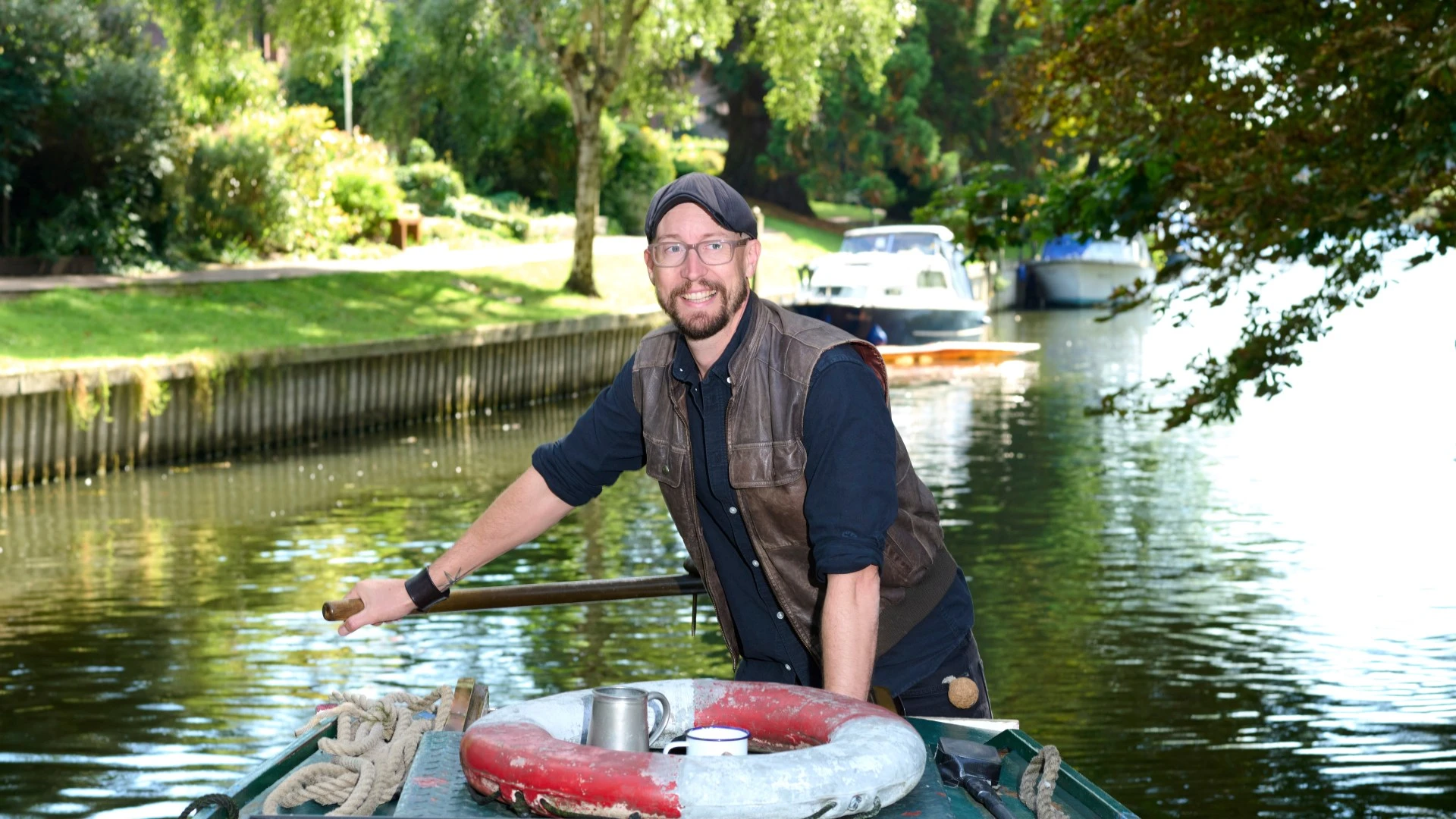 I live on a canal boat - here's why it's the best way to holiday in the UK