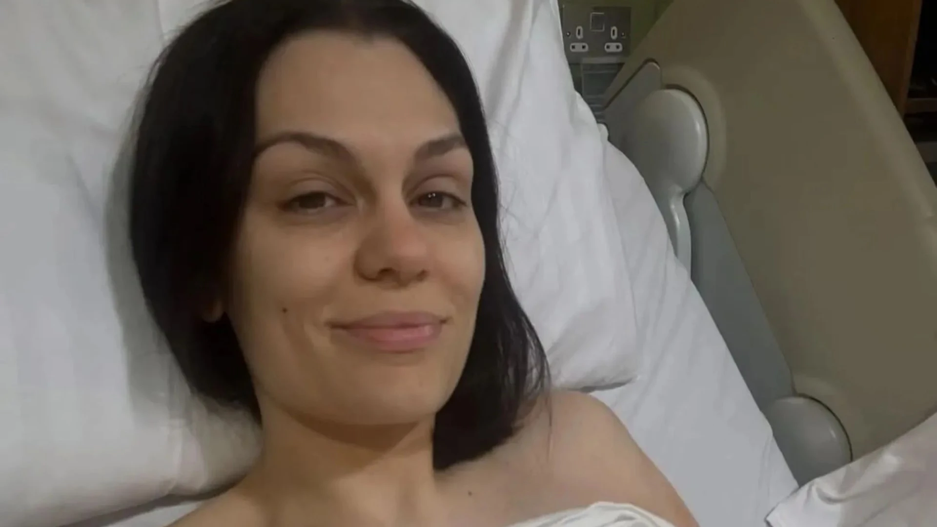 Jessie J in hospital with infection weeks after cancer surgery