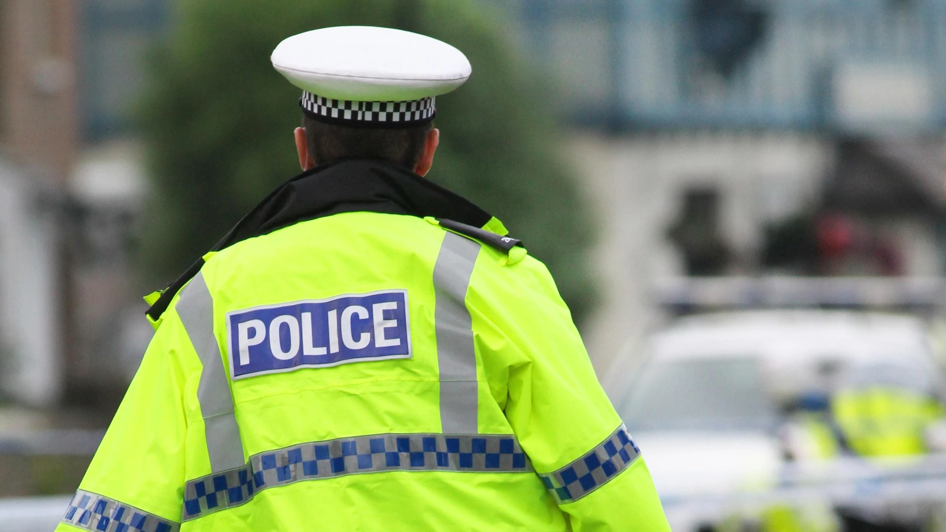 Cop who weighed down laptop keys to make it look like he was working barred
