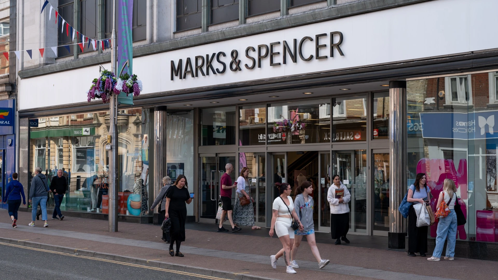 Viral M&S jacket for under £60 shoppers are branding ‘dreamiest coat for autumn’