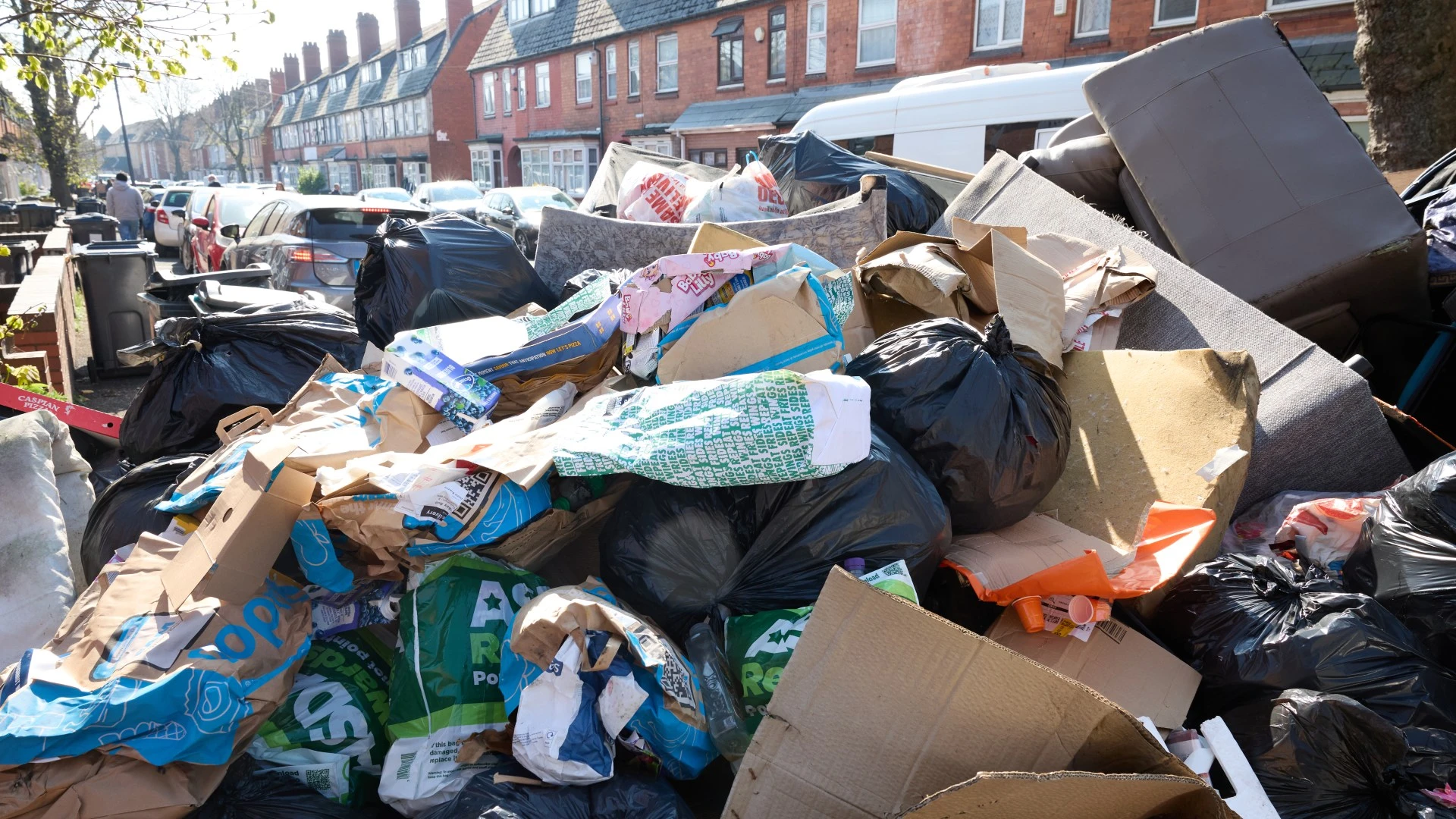 Union bosses delaying bin deal fight among themselves over £42m court case