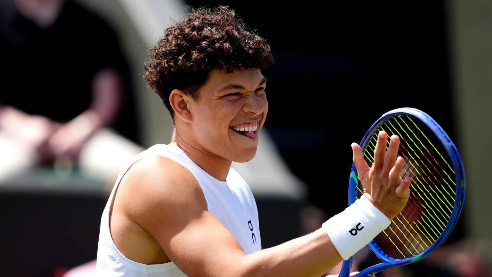 Wimbledon star wins in just 70 SECONDS before issuing apology to fans