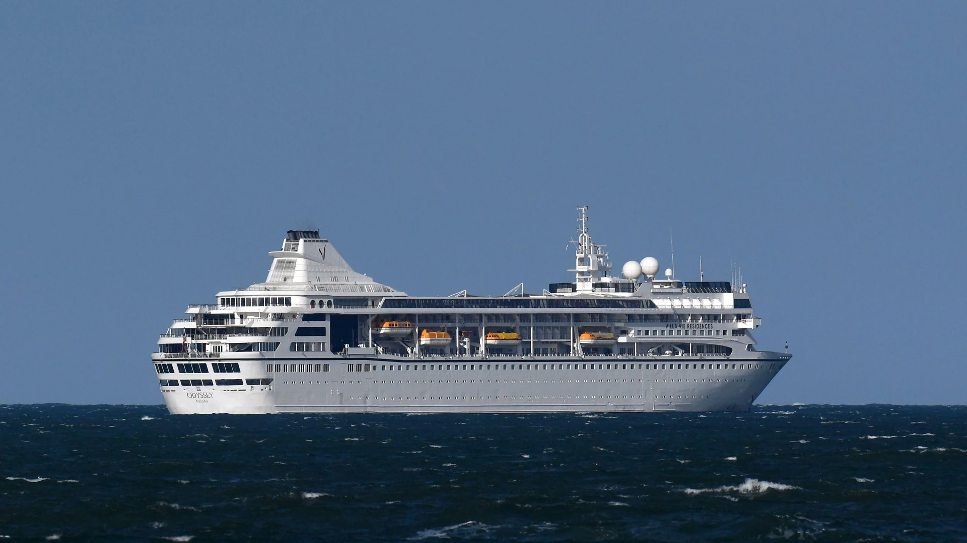I sold my house to spend 15 YEARS on never-ending-cruise…I might never go home
