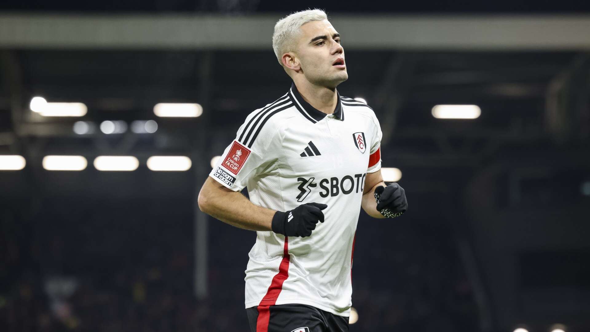 Ex-Man Utd star Pereira wears 'MILF' T-shirt to training amid Fulham exit talk