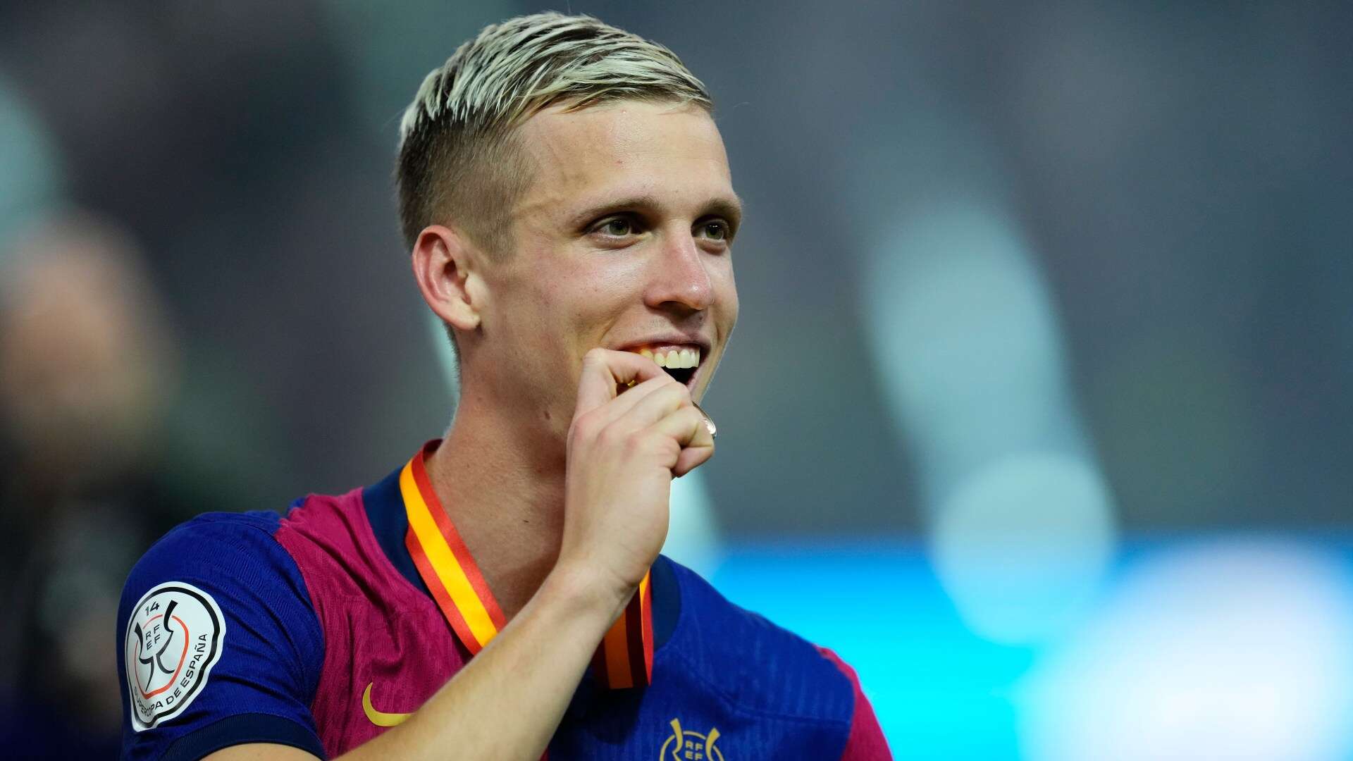 Barcelona legend slams old team for 'cheating' amid Dani Olmo registration row