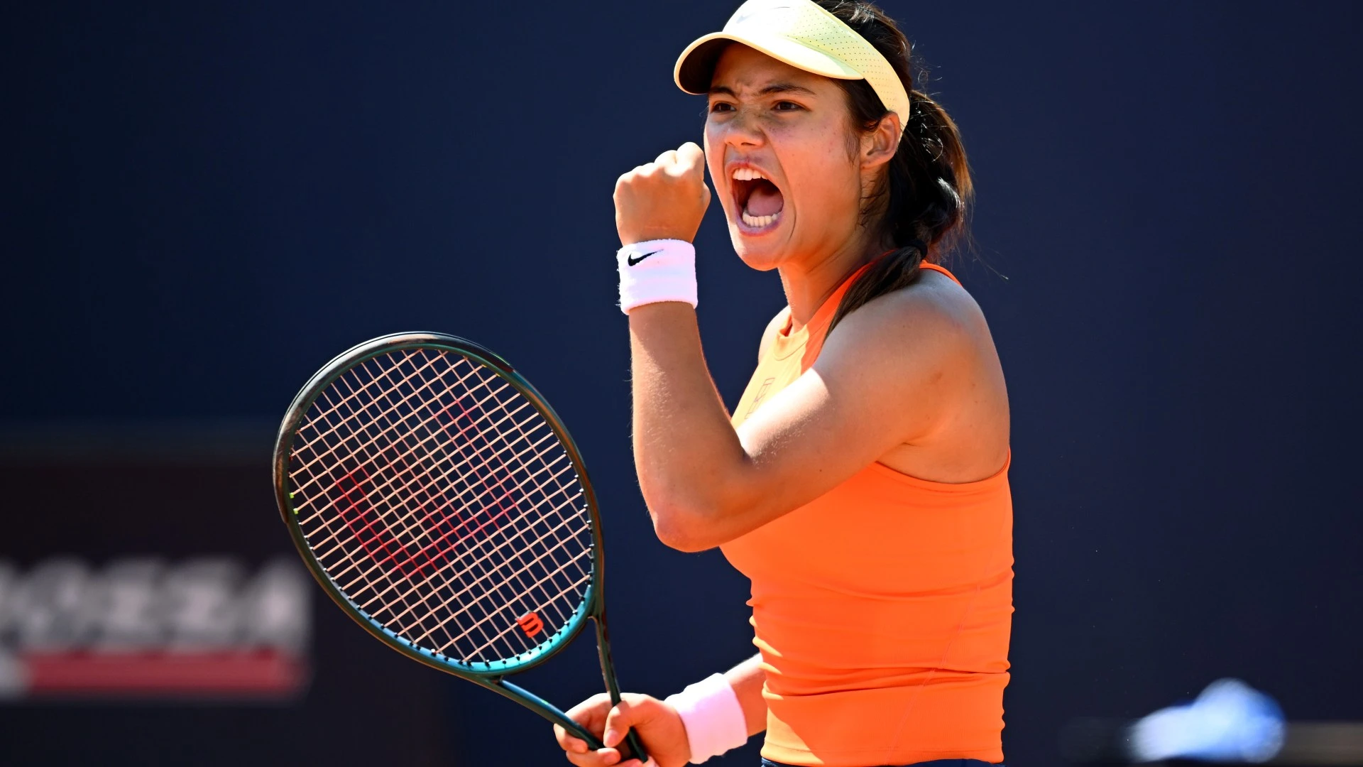 Emma Raducanu dismantles opponent 'like it was Centre Court at Wimbledon'