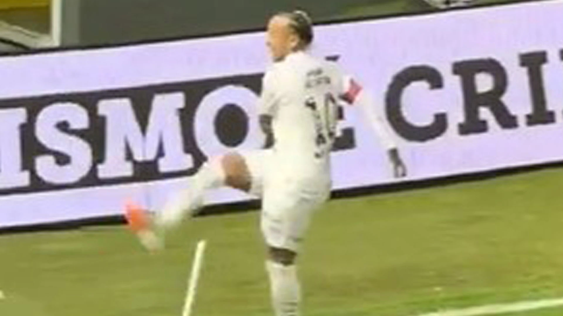 Embarrassing Moment Neymar breaks corner flag in celebration.. but hasn't scored