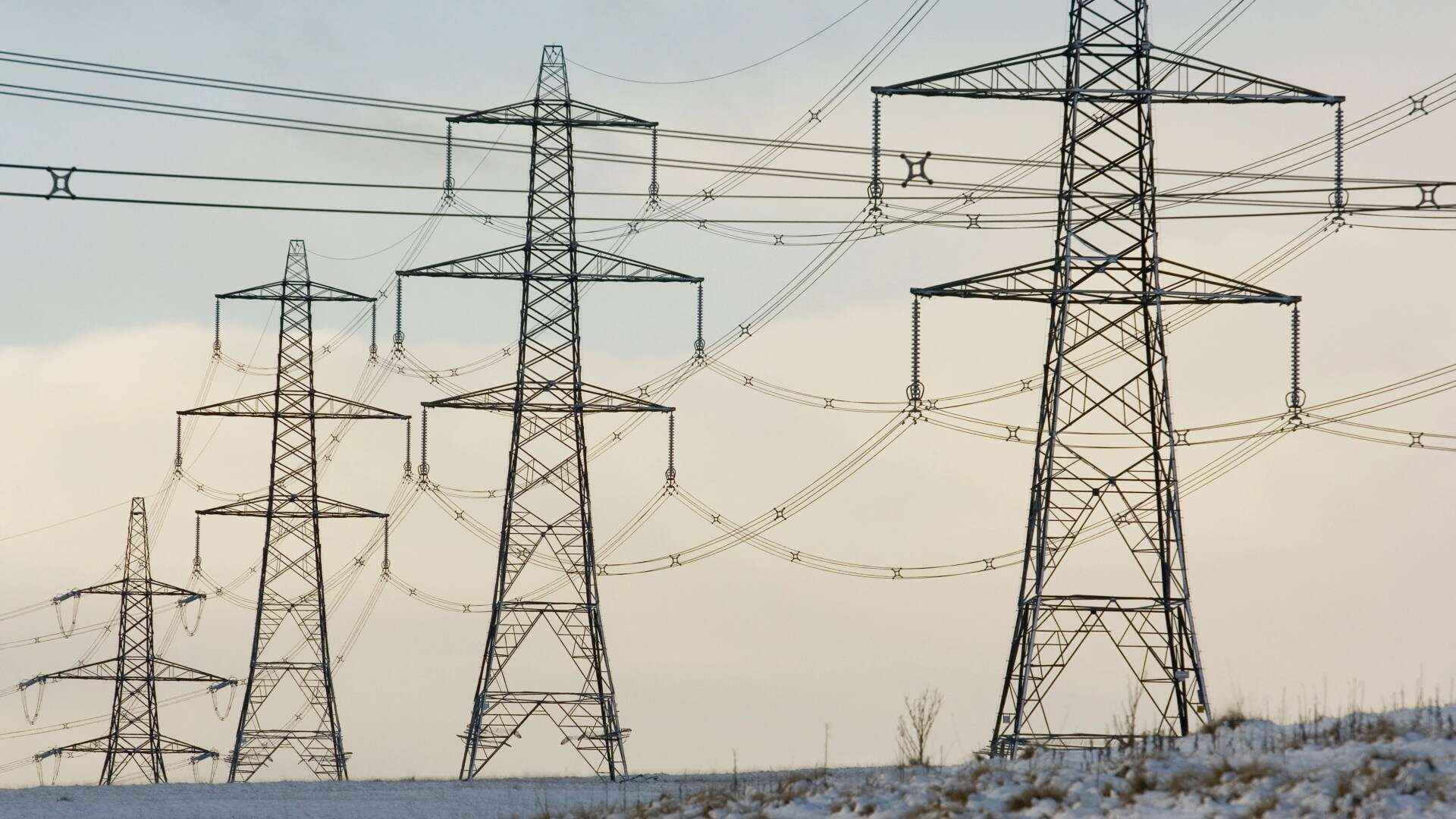 Blackout risk as energy supply warning issued due to freezing temperatures