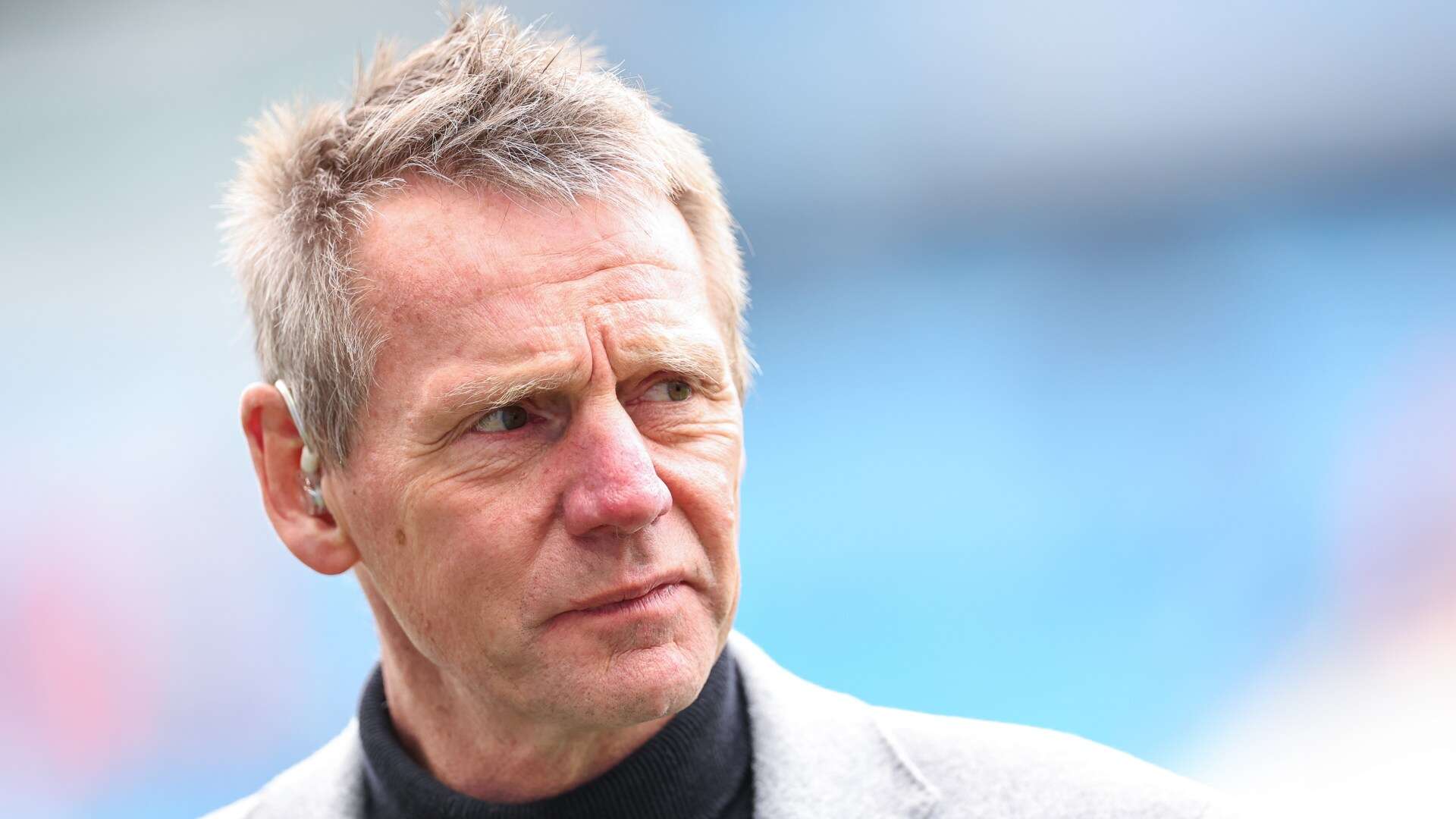 Forest and Man City fans pay tribute to Stuart Pearce after health scare