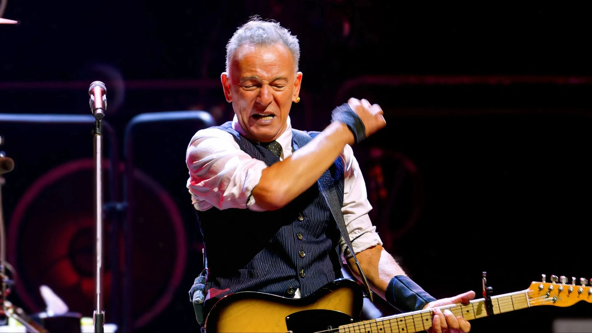 I watched Bruce Spingsteen shock his UK fans with savage swipe at Trump