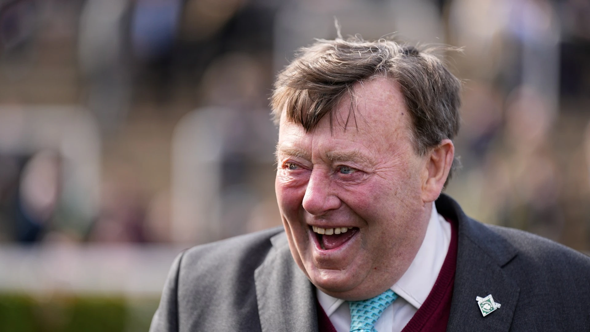 Nicky Henderson stuns 'disastrous' Il Est Francais with £33,000 smash-and-grab