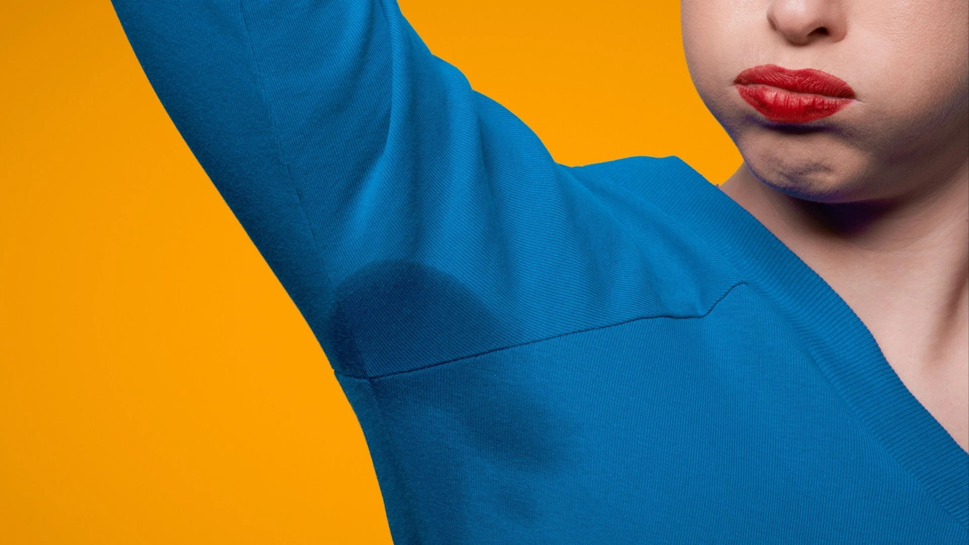 I'm a cleaning pro - banish armpit stains with 9p kitchen drawer essential