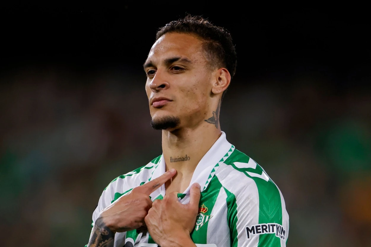 Man Utd 'receive shock Antony enquiry from Champions League giants'