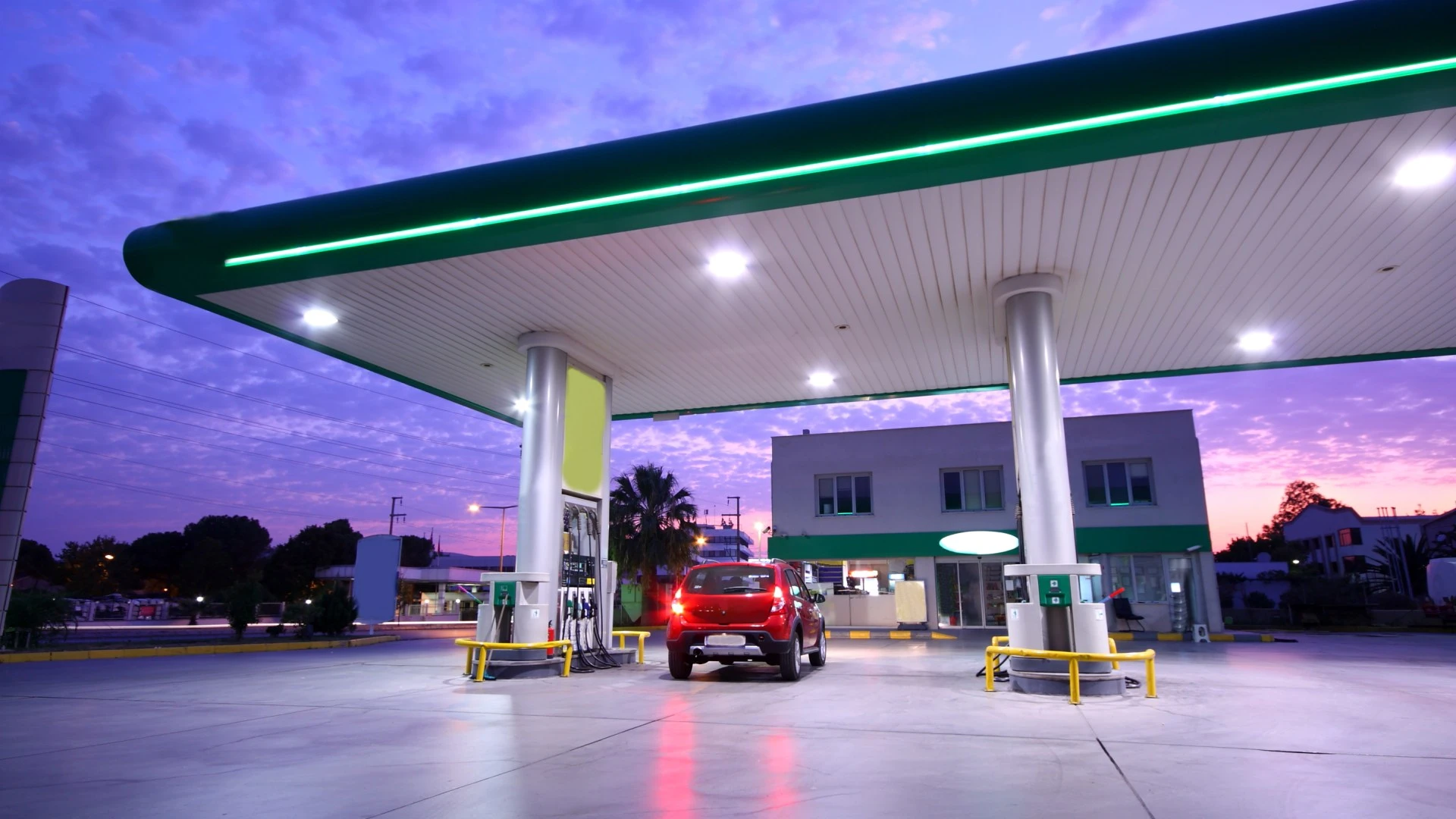 Man drives nearly 200 miles before realising he left WIFE at petrol station