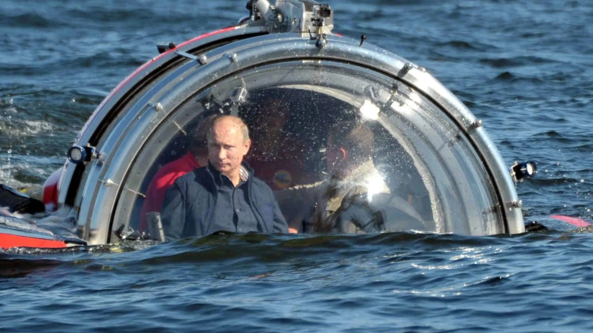 Putin revamped most feared deep-sea sabotage unit, warns Royal Navy chief
