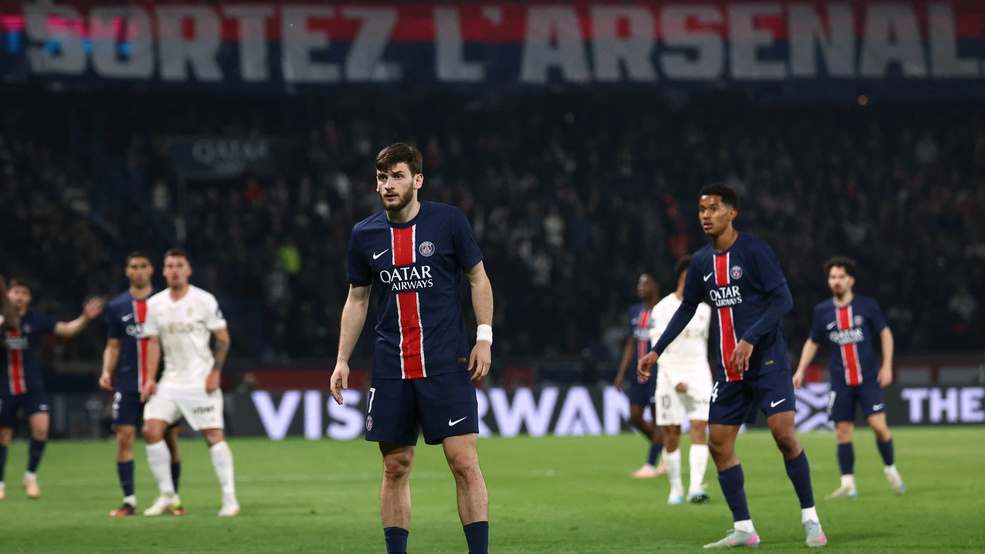 PSG fans unfurl banner aimed at Arsenal before suffering shock loss
