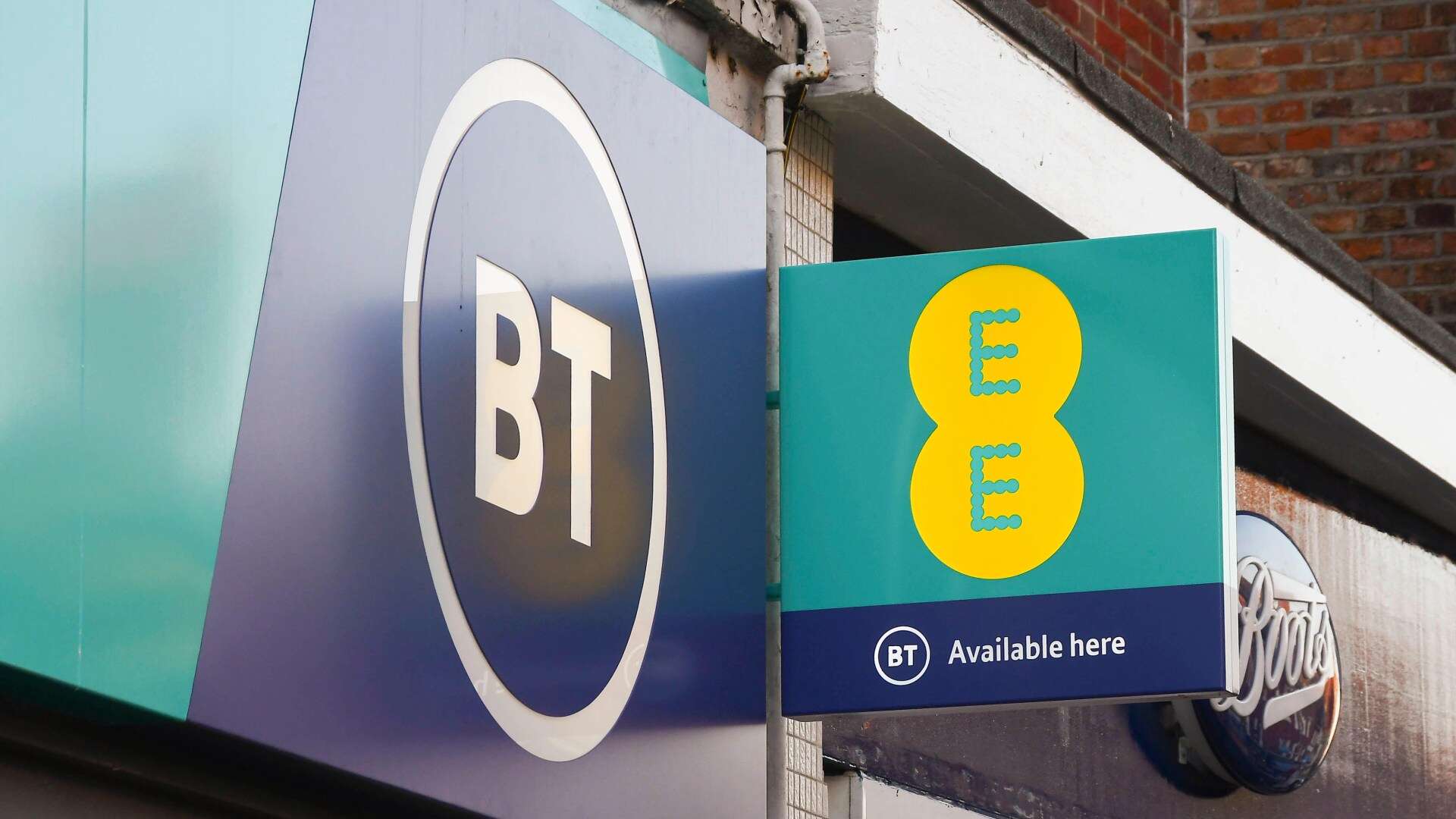 BT goes down for thousands as customers complain of issues with emails