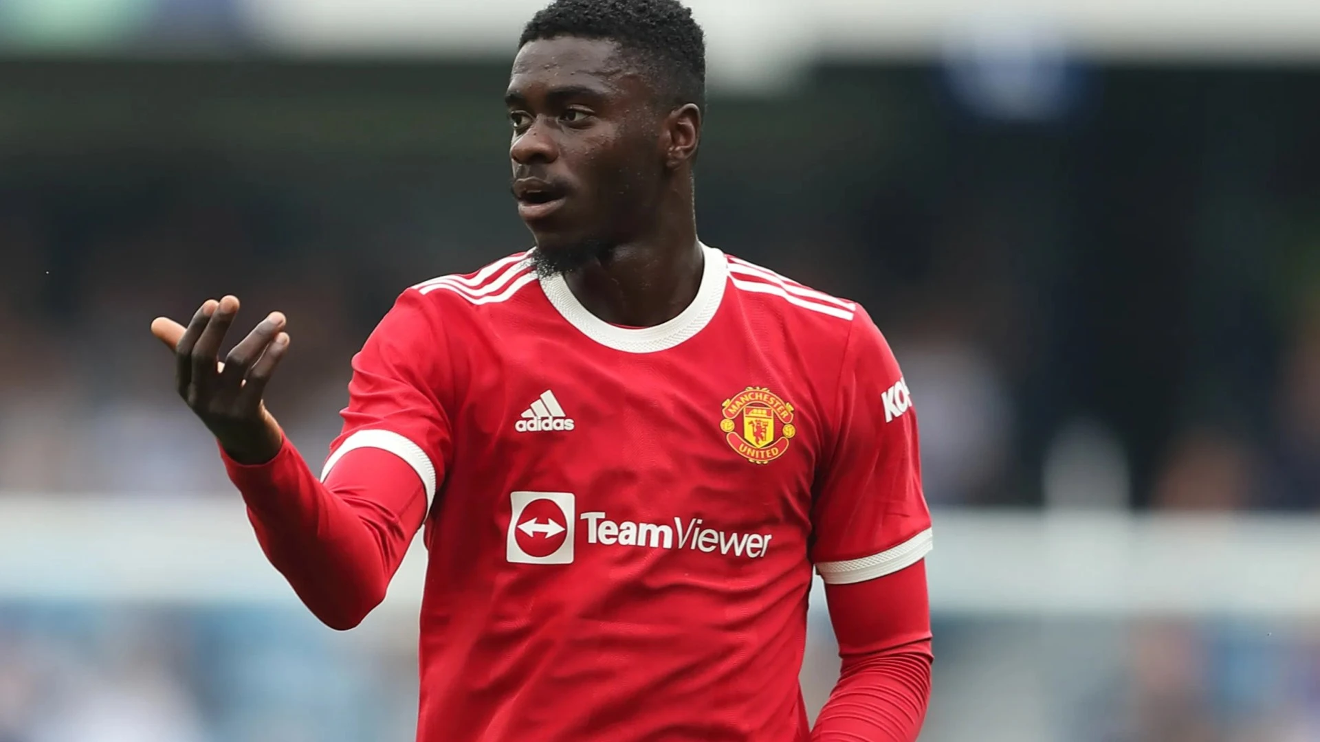 Axel Tuanzebe suing Man Utd for 'clinical negligence' over 'medical advice'