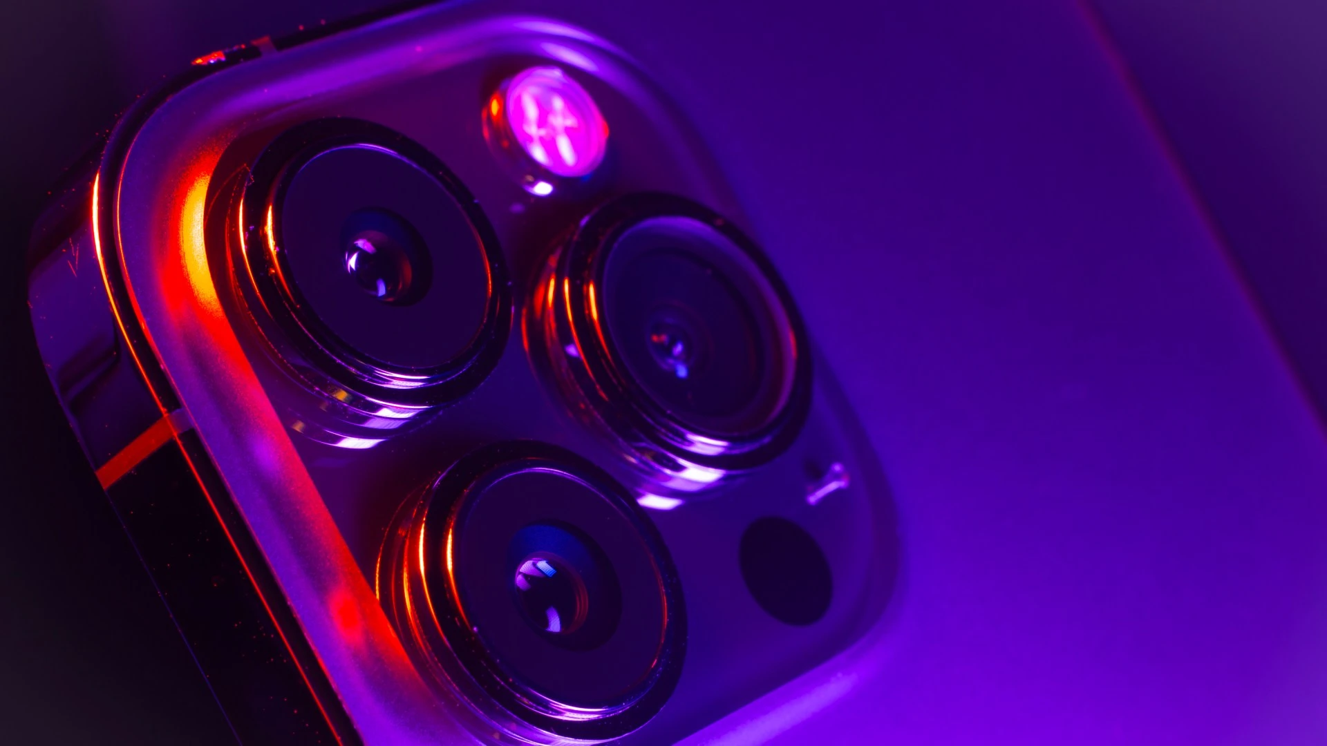 Taking photo of cars can BREAK your phone camera forever as major warning issued