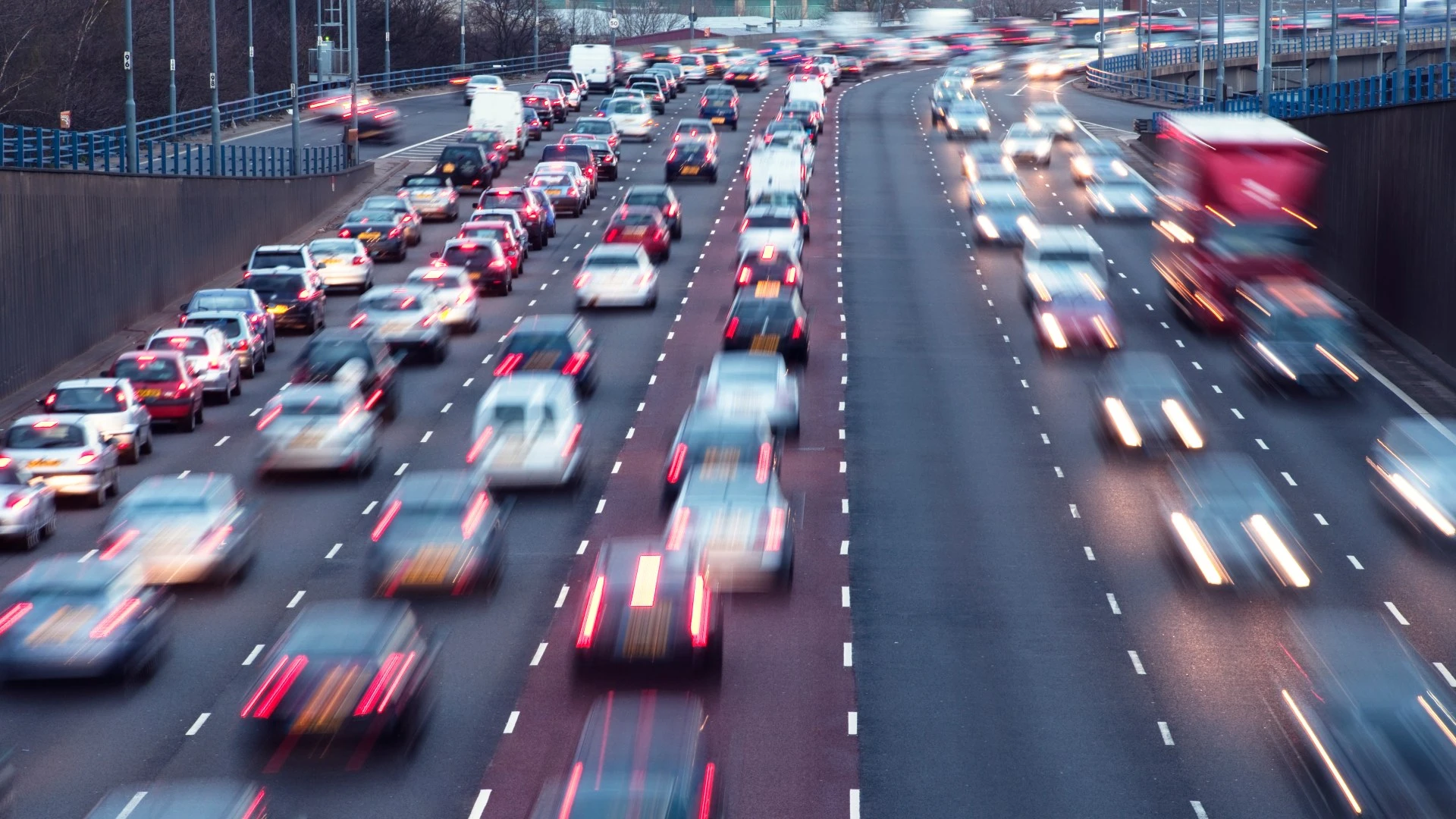 5 worst motorway delay ‘hotspots’ drivers are urged to avoid this bank holiday