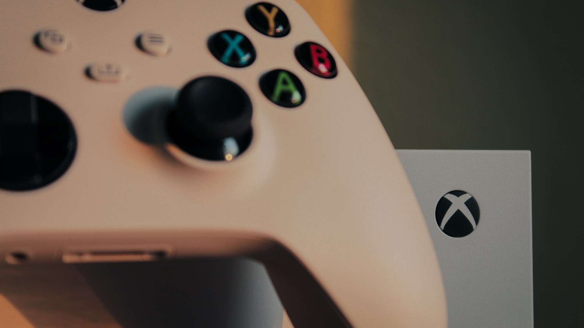 Xbox’s latest console can save players money & it's not a new paint job