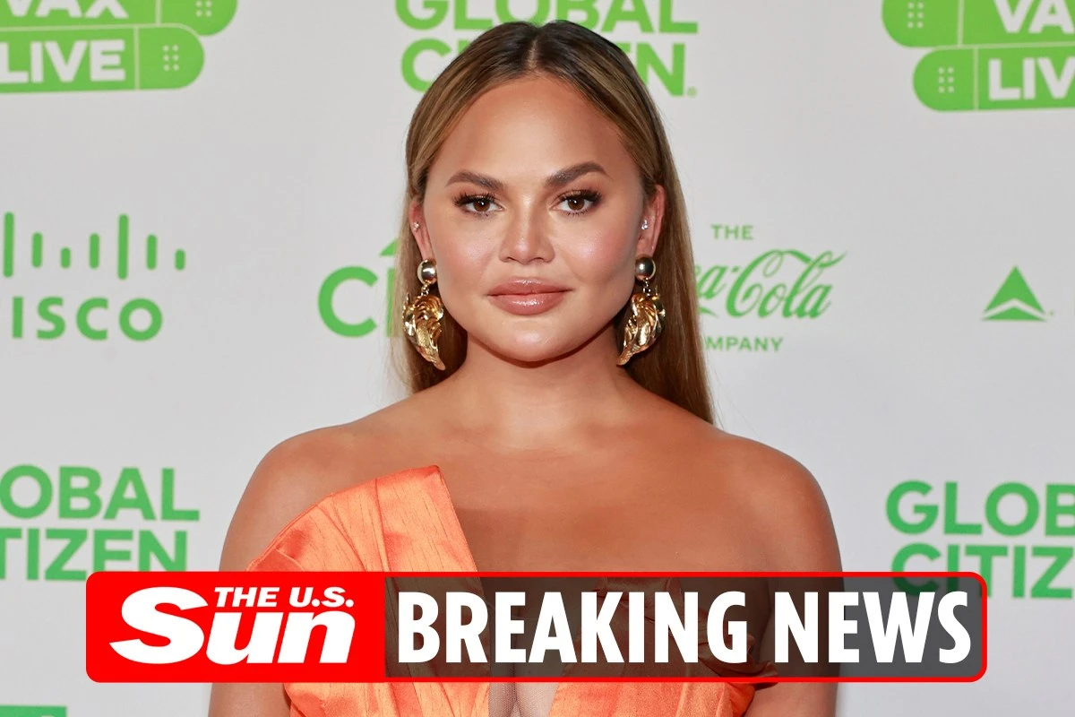 Chrissy Teigen admits she was a 'troll' & 'a**hole' for bullying tweets