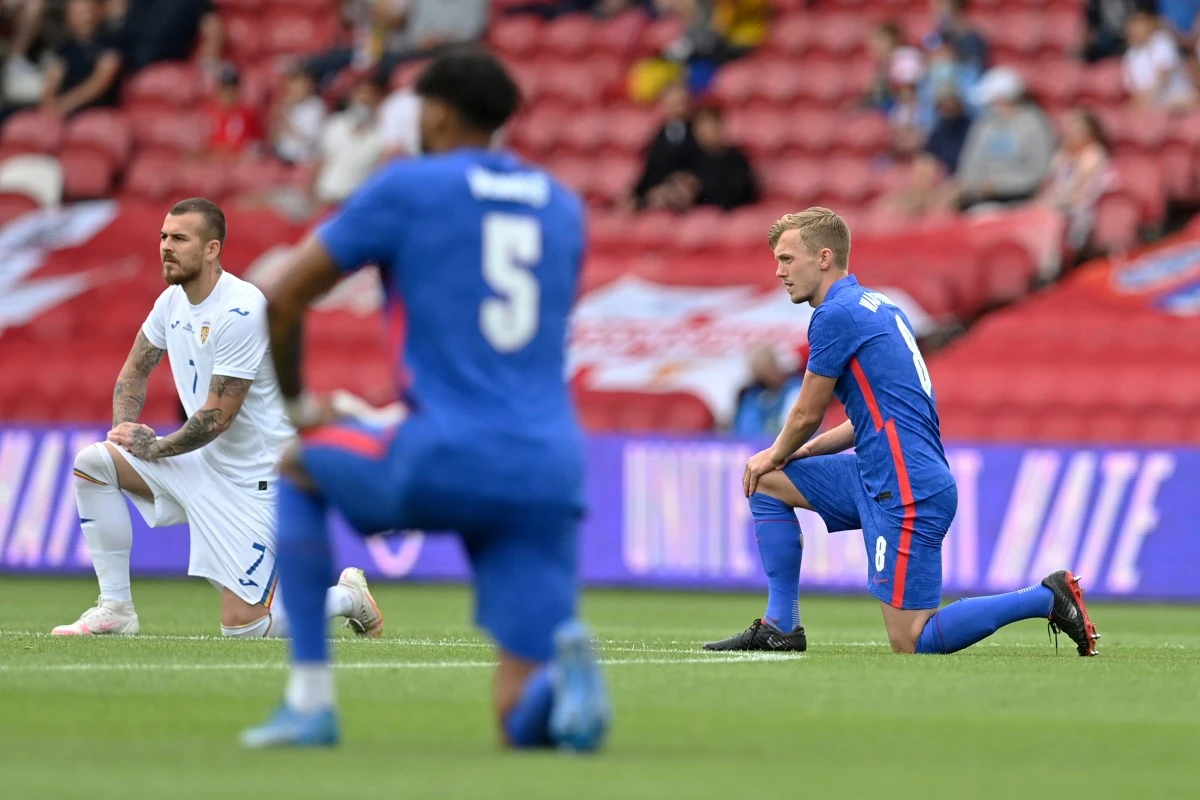 England release message pleading with fans not to boo when players take knee